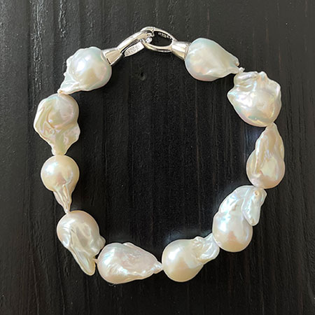Pearl bracelet